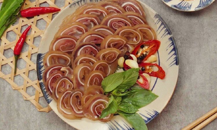 tai heo ngâm mắm-món ăn ngon đãi khách ngày tết